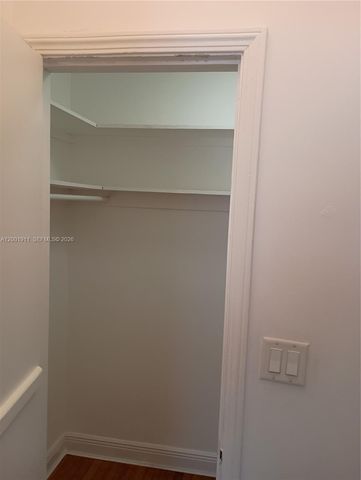 535 74 11, Miami Beach, FL 33141