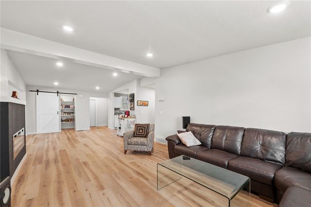 2 Purfleet Drive, Bella Vista, AR 72715