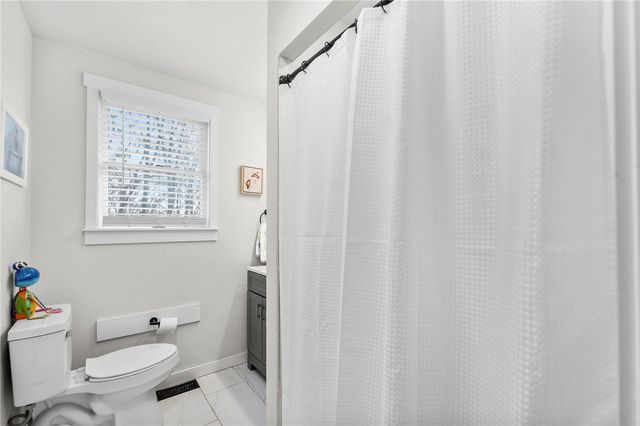 2 Purfleet Drive, Bella Vista, AR 72715