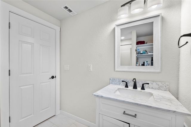 2 Purfleet Drive, Bella Vista, AR 72715