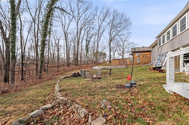 2 Purfleet Drive, Bella Vista, AR 72715