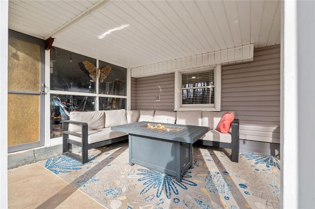 2 Purfleet Drive, Bella Vista, AR 72715