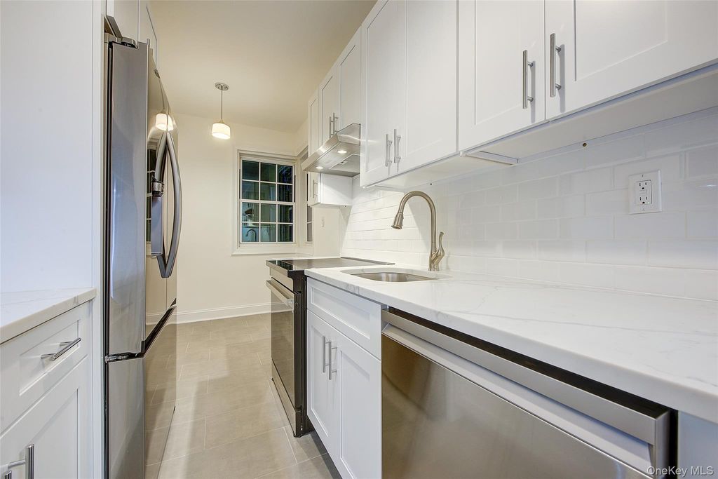 77-12 35th Avenue A11, Jackson Heights, NY 11372 — photo 3