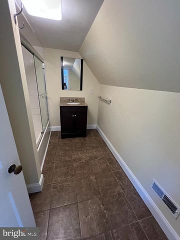 30 HARTFORD RD, Delran, NJ 08075