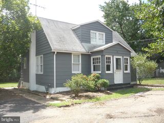 30 HARTFORD RD, Delran, NJ 08075