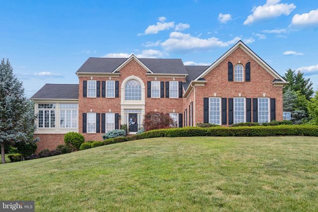 9808 PEMBROKE DR, Hagerstown, MD 21740
