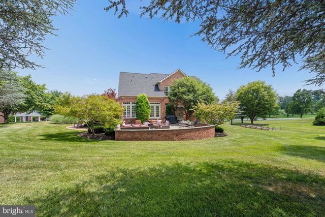 9808 PEMBROKE DR, Hagerstown, MD 21740
