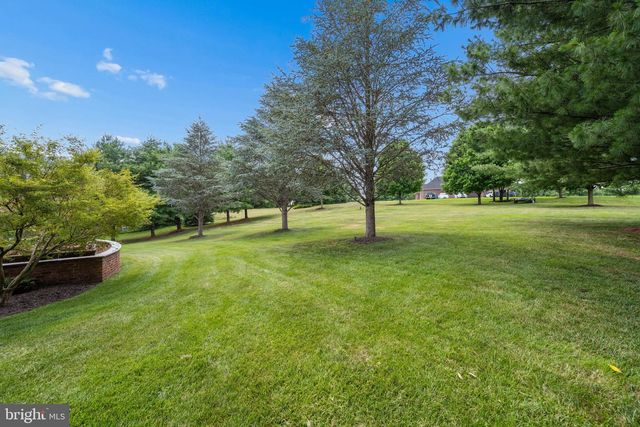 9808 PEMBROKE DR, Hagerstown, MD 21740
