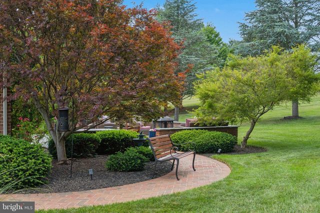 9808 PEMBROKE DR, Hagerstown, MD 21740