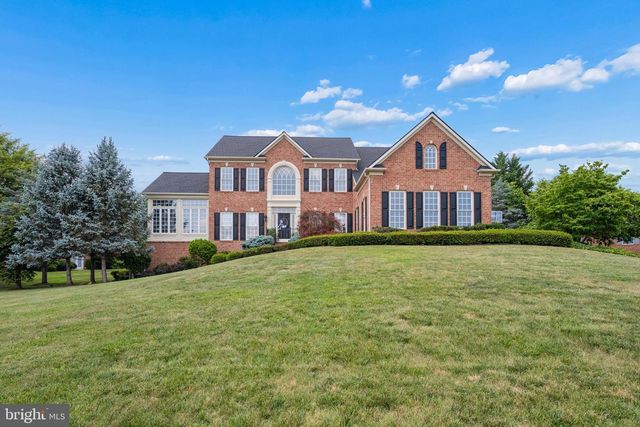9808 PEMBROKE DR, Hagerstown, MD 21740