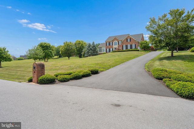 9808 PEMBROKE DR, Hagerstown, MD 21740