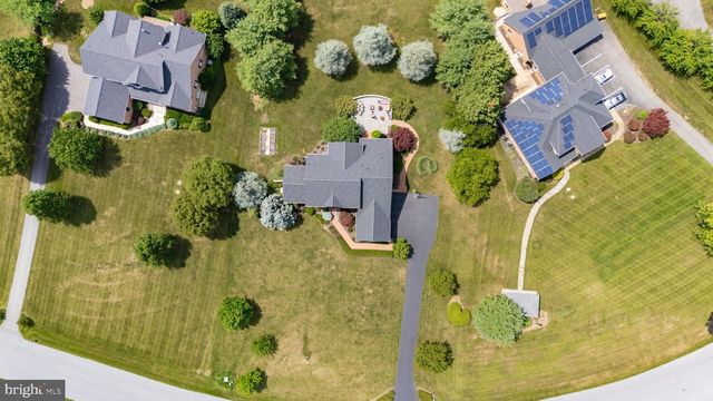 9808 PEMBROKE DR, Hagerstown, MD 21740