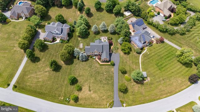 9808 PEMBROKE DR, Hagerstown, MD 21740
