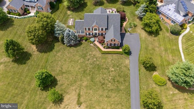 9808 PEMBROKE DR, Hagerstown, MD 21740