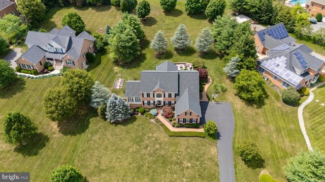 9808 PEMBROKE DR, Hagerstown, MD 21740