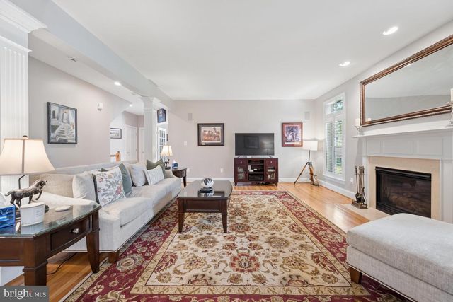 9808 PEMBROKE DR, Hagerstown, MD 21740