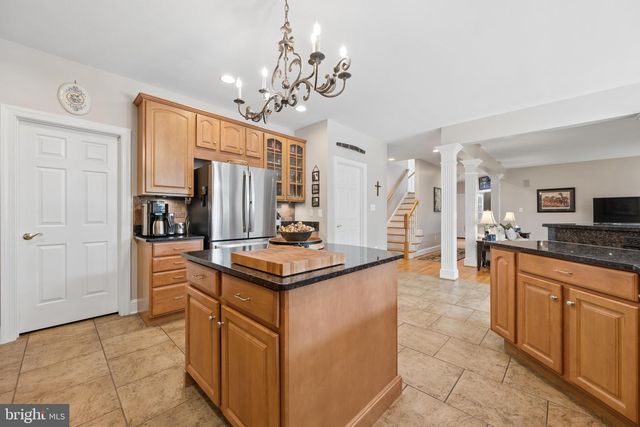 9808 PEMBROKE DR, Hagerstown, MD 21740