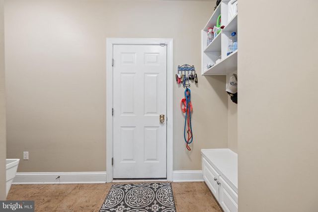 9808 PEMBROKE DR, Hagerstown, MD 21740