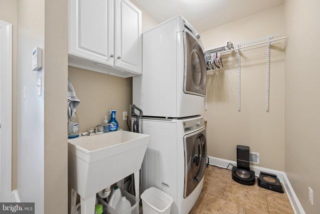 9808 PEMBROKE DR, Hagerstown, MD 21740