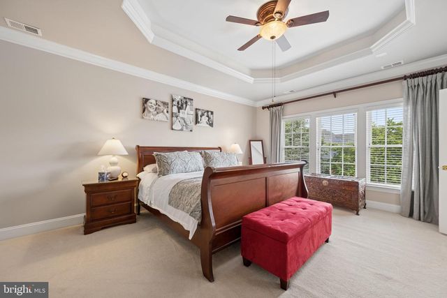 9808 PEMBROKE DR, Hagerstown, MD 21740