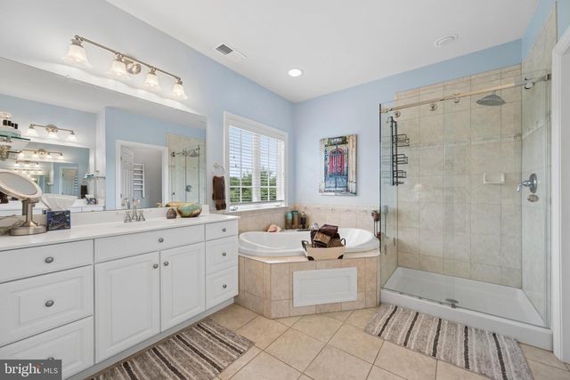 9808 PEMBROKE DR, Hagerstown, MD 21740