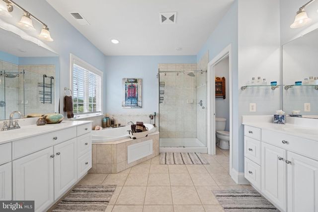 9808 PEMBROKE DR, Hagerstown, MD 21740