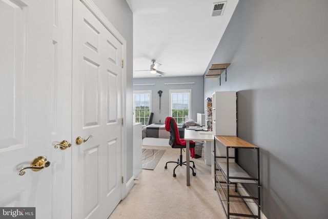 9808 PEMBROKE DR, Hagerstown, MD 21740