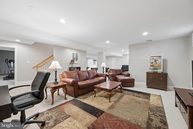 9808 PEMBROKE DR, Hagerstown, MD 21740