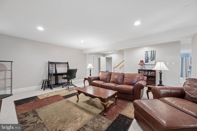 9808 PEMBROKE DR, Hagerstown, MD 21740