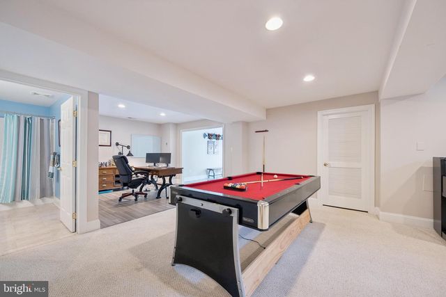 9808 PEMBROKE DR, Hagerstown, MD 21740