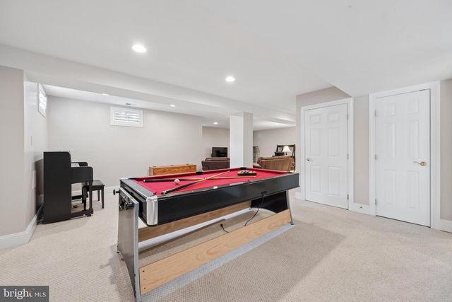 9808 PEMBROKE DR, Hagerstown, MD 21740