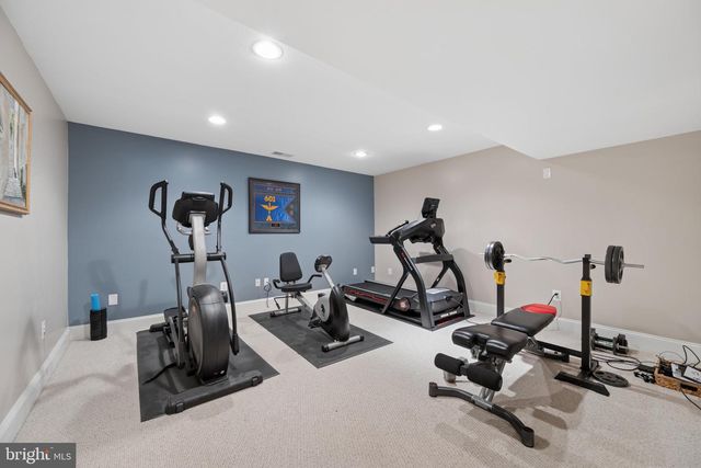9808 PEMBROKE DR, Hagerstown, MD 21740