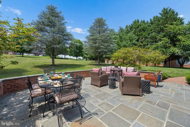 9808 PEMBROKE DR, Hagerstown, MD 21740