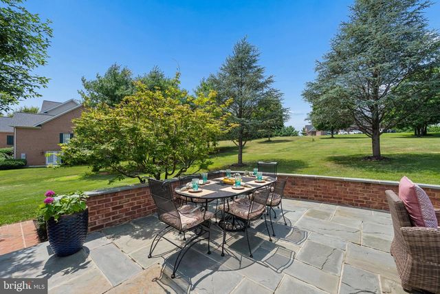 9808 PEMBROKE DR, Hagerstown, MD 21740