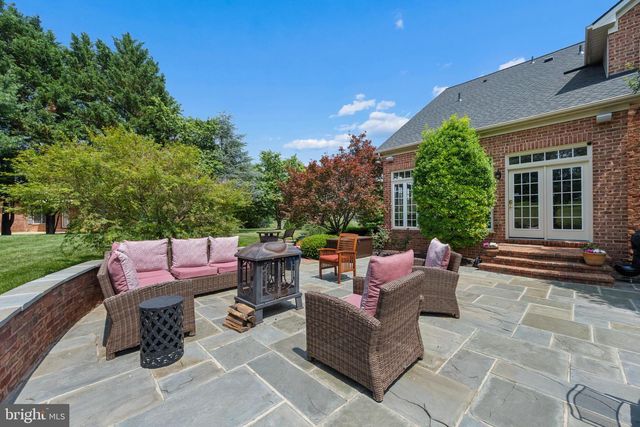 9808 PEMBROKE DR, Hagerstown, MD 21740