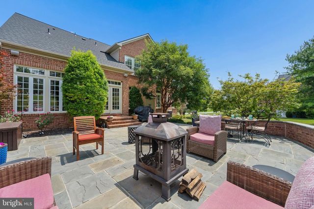 9808 PEMBROKE DR, Hagerstown, MD 21740
