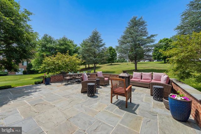 9808 PEMBROKE DR, Hagerstown, MD 21740