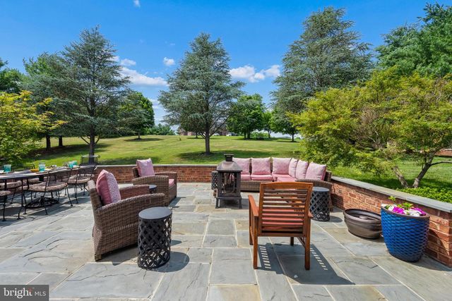 9808 PEMBROKE DR, Hagerstown, MD 21740