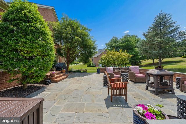 9808 PEMBROKE DR, Hagerstown, MD 21740