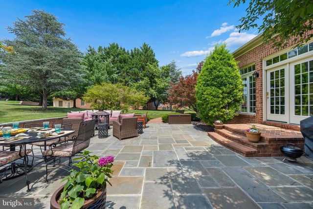 9808 PEMBROKE DR, Hagerstown, MD 21740