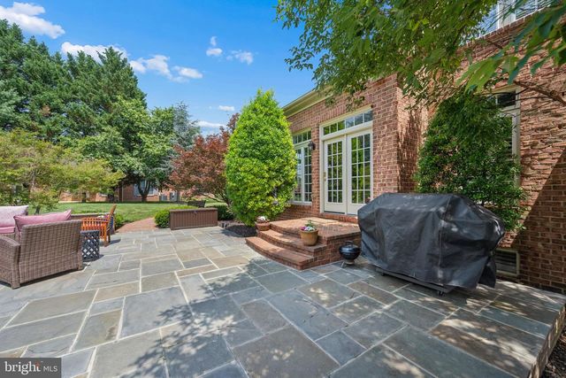 9808 PEMBROKE DR, Hagerstown, MD 21740