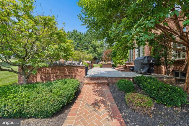 9808 PEMBROKE DR, Hagerstown, MD 21740
