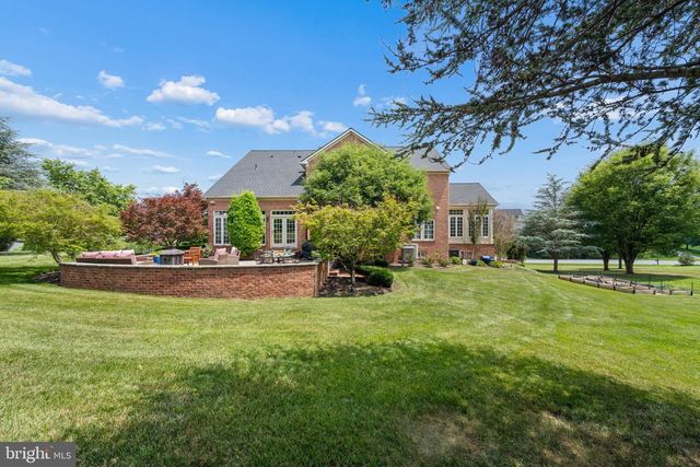 9808 PEMBROKE DR, Hagerstown, MD 21740