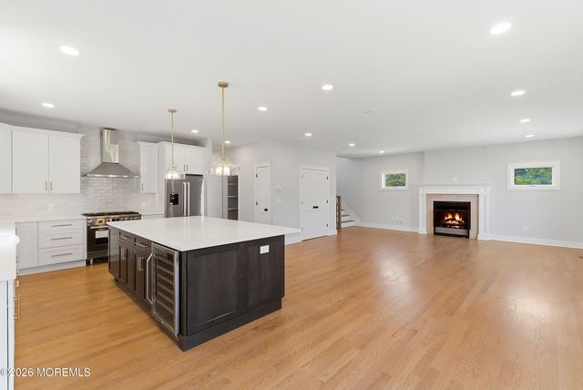 56 W Washington Avenue, Atlantic Highlands, NJ 07716