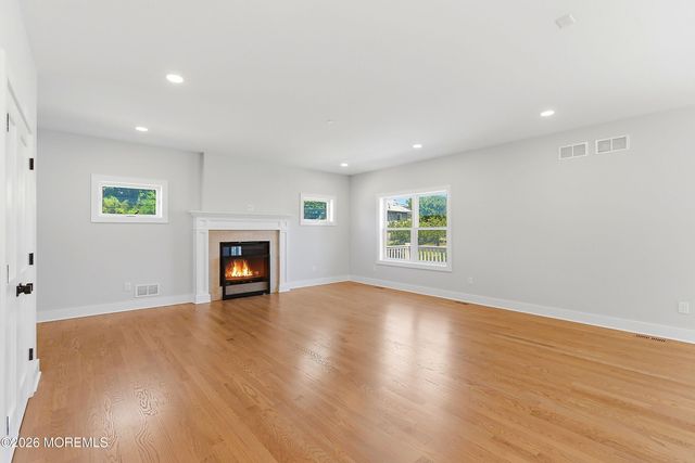 56 W Washington Avenue, Atlantic Highlands, NJ 07716