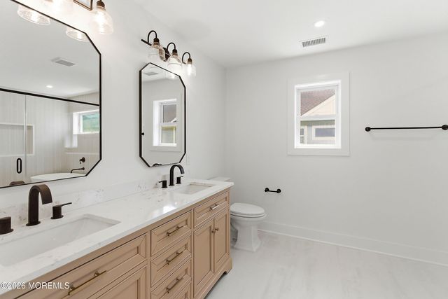 56 W Washington Avenue, Atlantic Highlands, NJ 07716
