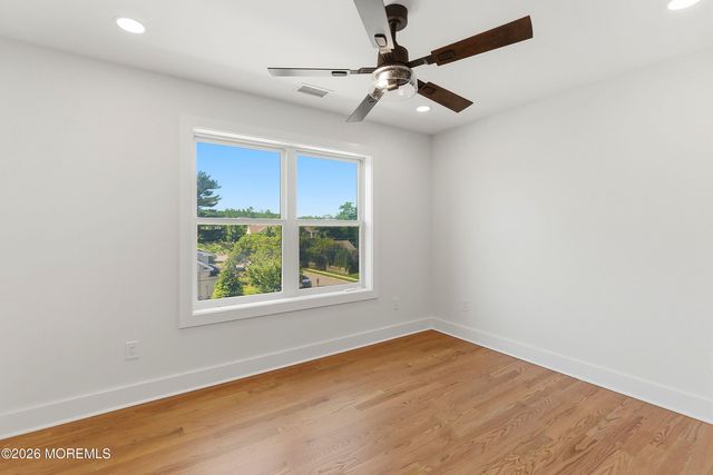 56 W Washington Avenue, Atlantic Highlands, NJ 07716