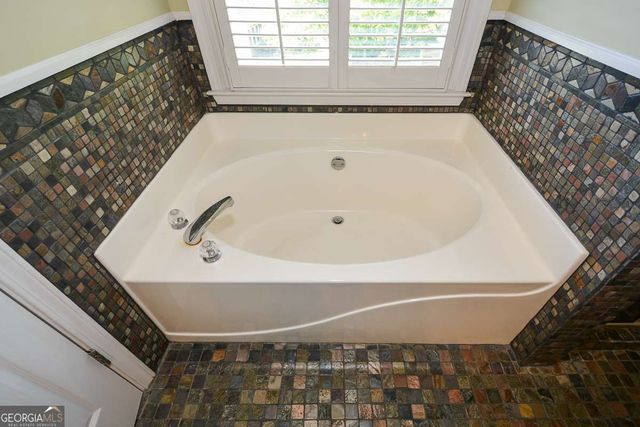 10 Arbor Hills S Road S, Talking Rock, GA 30175