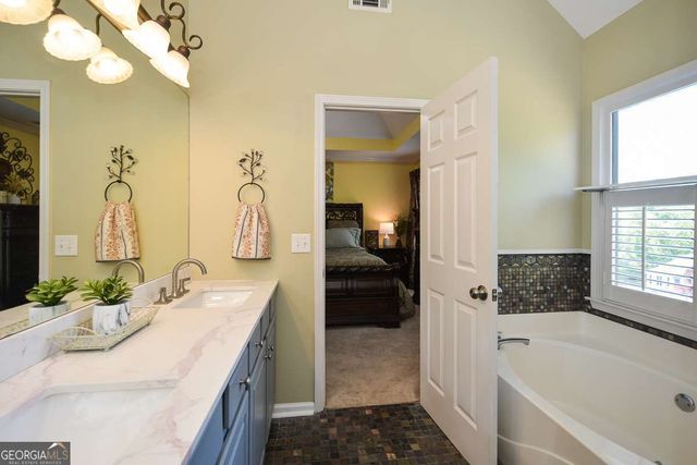 10 Arbor Hills S Road S, Talking Rock, GA 30175