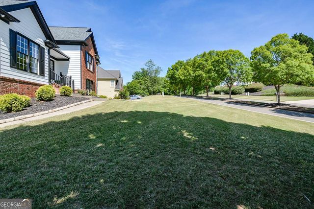 10 Arbor Hills S Road S, Talking Rock, GA 30175